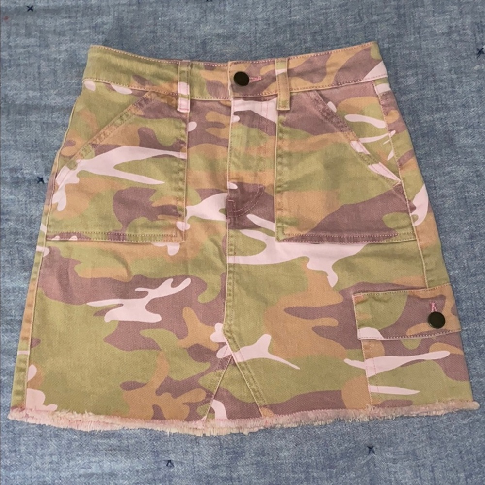 Hollister pink camo mini skirt